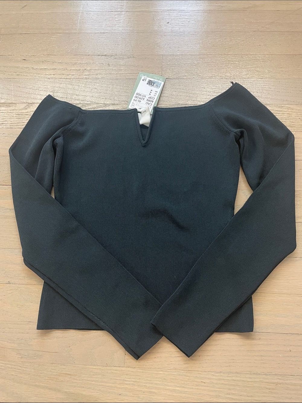 H&M Black Long-Sleeve V-Notch Ribbed Top